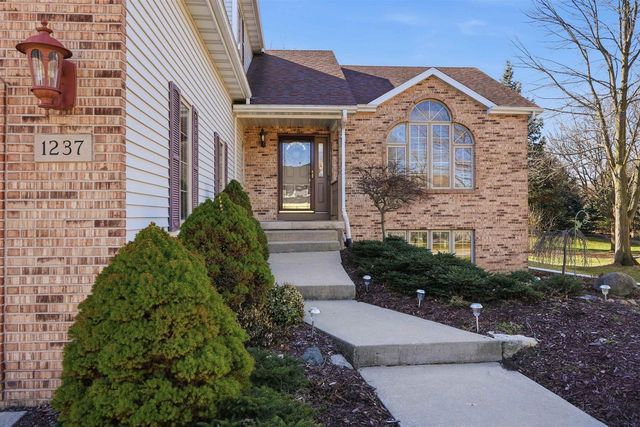 1237 Mockingbird Lane, Sun Prairie, WI 53590
