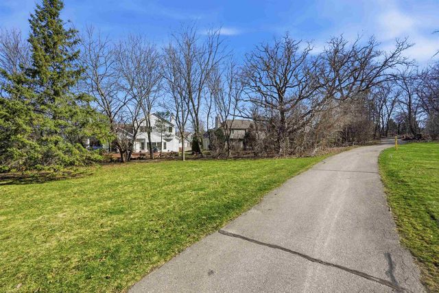 1237 Mockingbird Lane, Sun Prairie, WI 53590