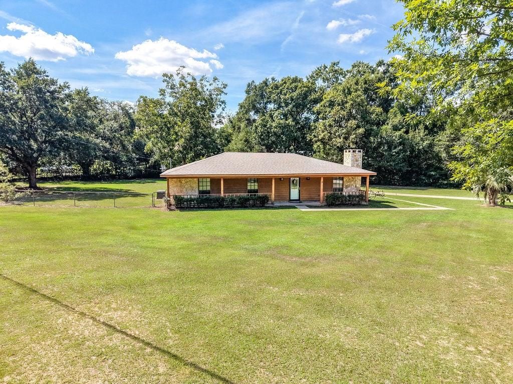 3227 Graham Road N, Mobile, AL 36618 — exterior