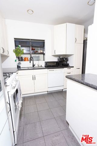 2813 S Bentley Avenue, Los Angeles, CA 90064
