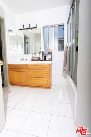 2813 S Bentley Avenue, Los Angeles, CA 90064