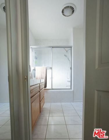 2813 S Bentley Avenue, Los Angeles, CA 90064