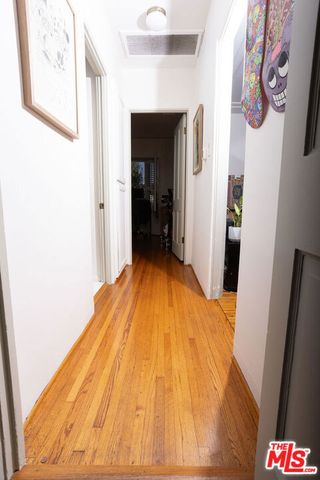2813 S Bentley Avenue, Los Angeles, CA 90064