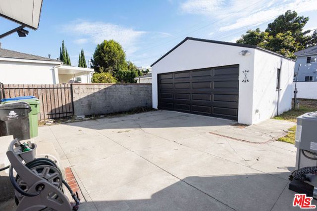 2813 S Bentley Avenue, Los Angeles, CA 90064