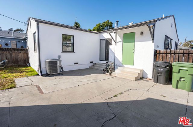 2813 S Bentley Avenue, Los Angeles, CA 90064