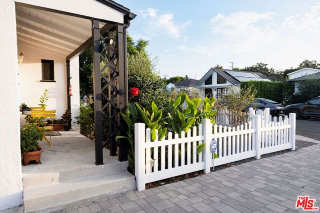 2813 S Bentley Avenue, Los Angeles, CA 90064