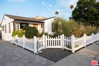 2813 S Bentley Avenue, Los Angeles, CA 90064