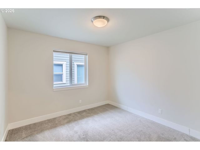 4277 Se REED Dr, Hillsboro, OR 97123