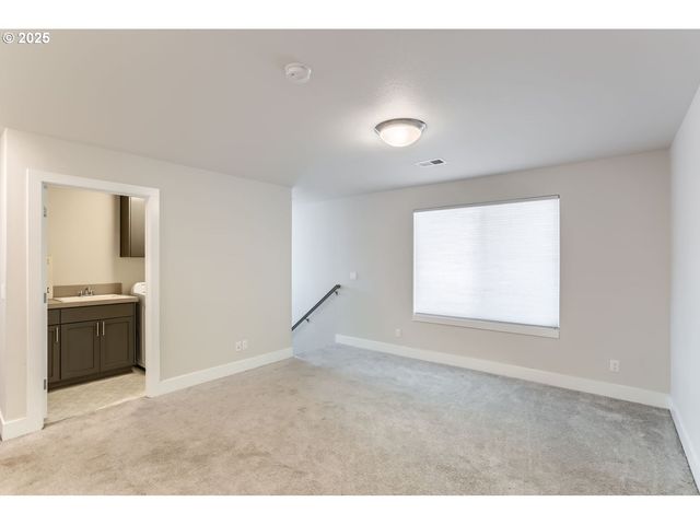 4277 Se REED Dr, Hillsboro, OR 97123