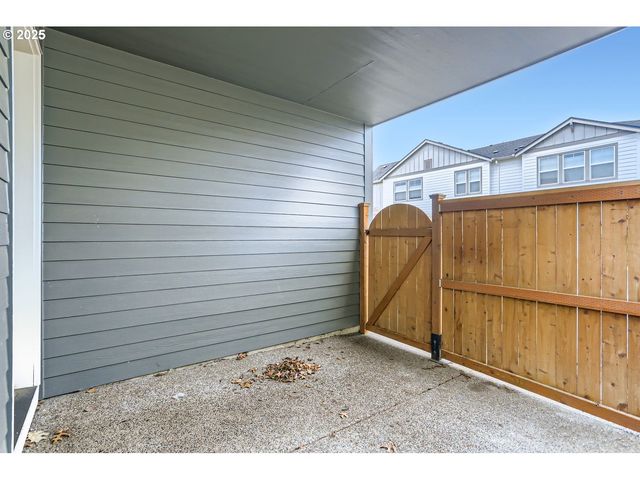 4277 Se REED Dr, Hillsboro, OR 97123