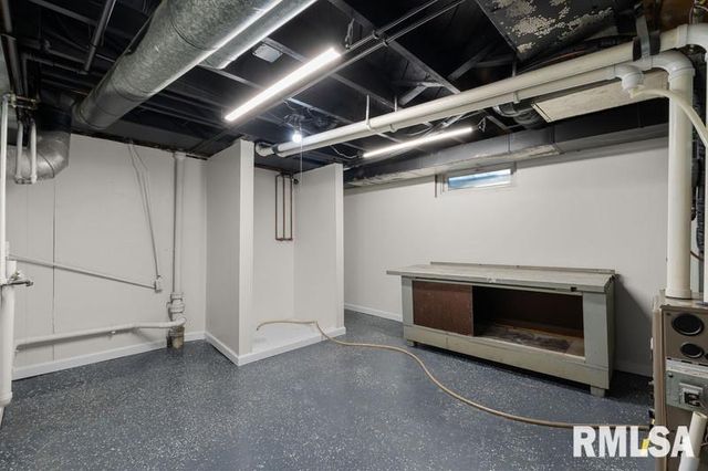 2717 7TH Street, Moline, IL 61265