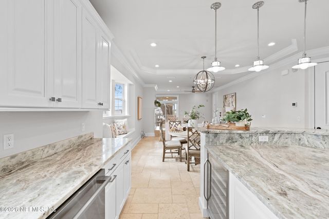 1616 RIVER Road 102, Jacksonville, FL 32207