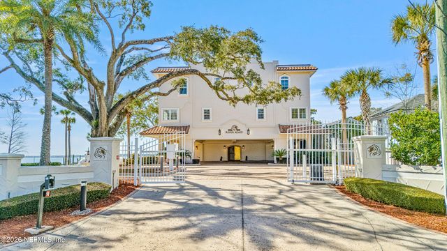 1616 RIVER Road 102, Jacksonville, FL 32207