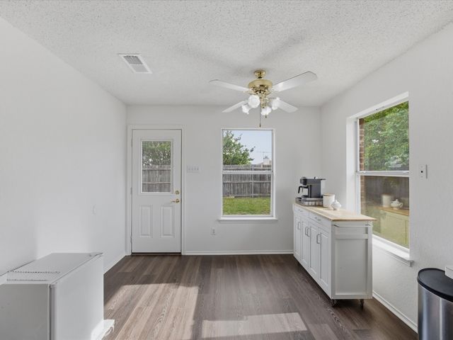1123 Greenview Lane, Kennedale, TX 76060