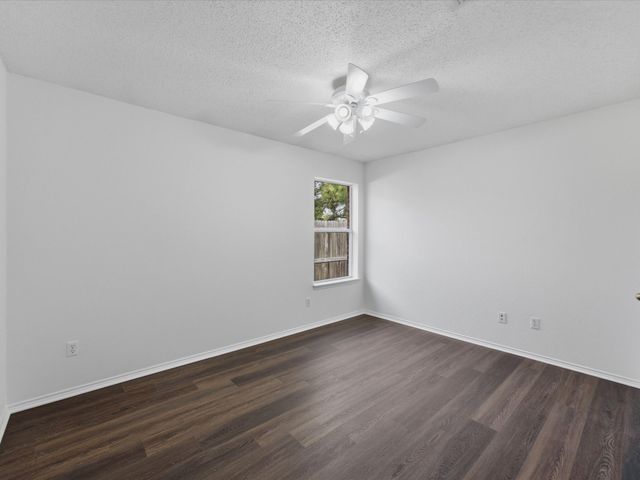 1123 Greenview Lane, Kennedale, TX 76060