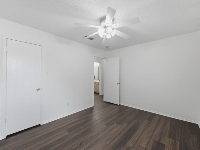 1123 Greenview Lane, Kennedale, TX 76060
