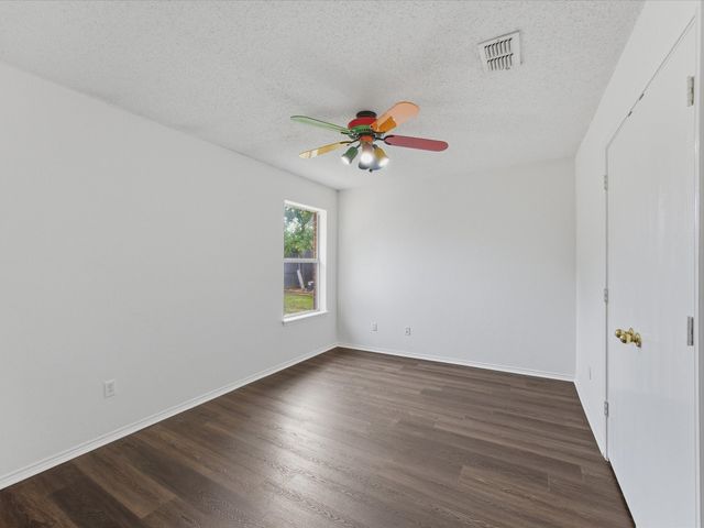 1123 Greenview Lane, Kennedale, TX 76060