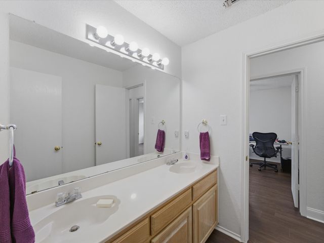 1123 Greenview Lane, Kennedale, TX 76060