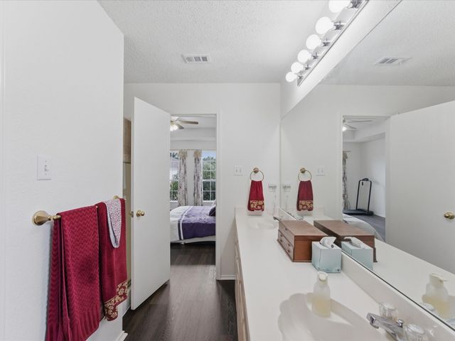 1123 Greenview Lane, Kennedale, TX 76060
