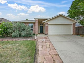 1123 Greenview Lane, Kennedale, TX 76060