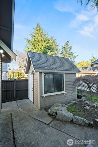 11002 SE 220th Place, Kent, WA 98031