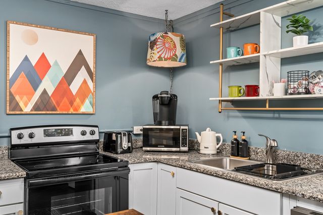 603 Lemont Dr, Nashville, TN 37216