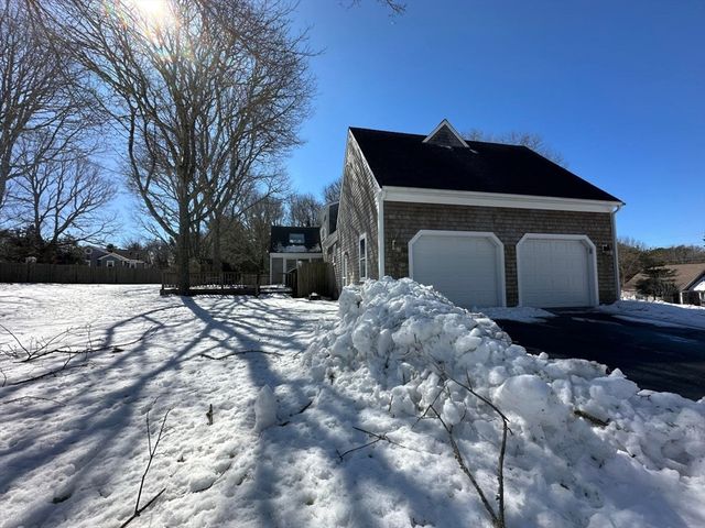 23 Farm Ln, Dennis, MA 02660