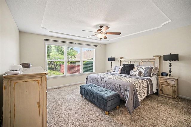 98 Continental Street, Lansing, KS 66043