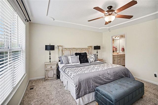 98 Continental Street, Lansing, KS 66043