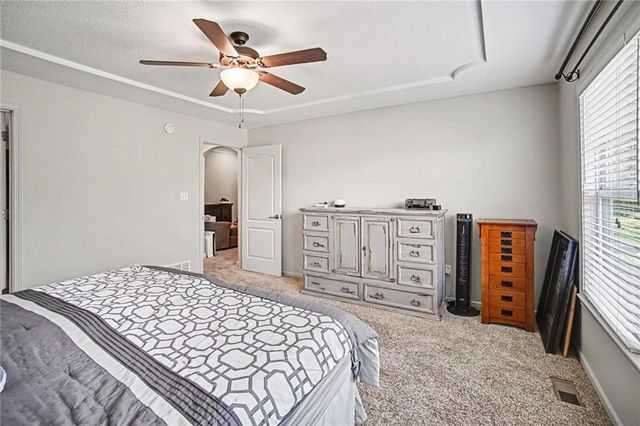 98 Continental Street, Lansing, KS 66043