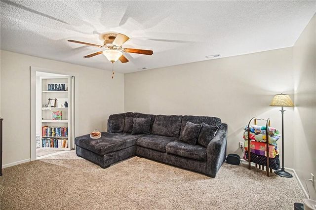 98 Continental Street, Lansing, KS 66043