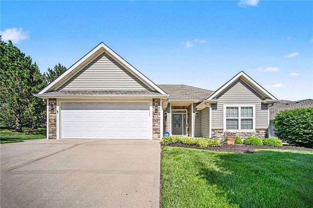 98 Continental Street, Lansing, KS 66043