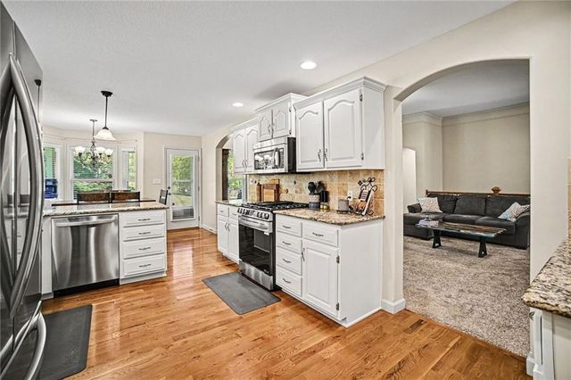 98 Continental Street, Lansing, KS 66043