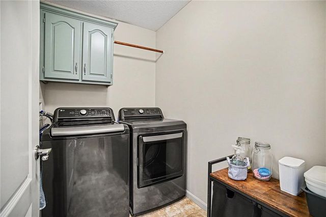 98 Continental Street, Lansing, KS 66043