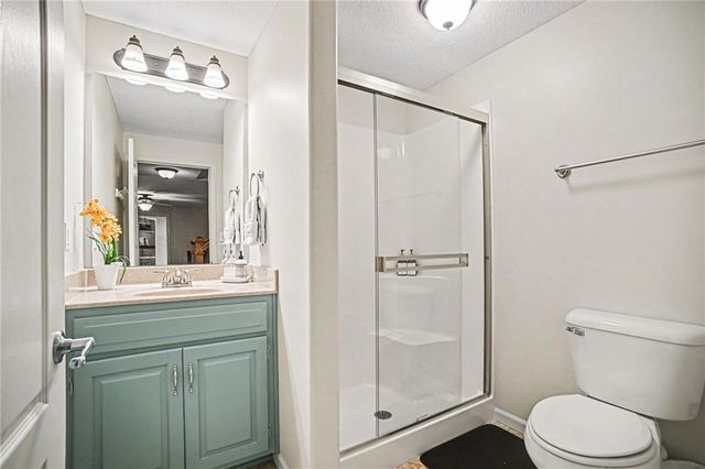 98 Continental Street, Lansing, KS 66043