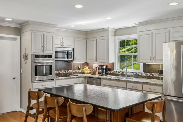 808 Rodney Dr, Nashville, TN 37205