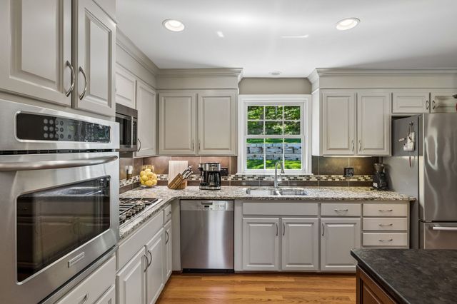 808 Rodney Dr, Nashville, TN 37205