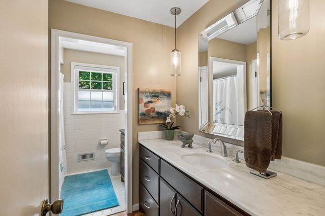 808 Rodney Dr, Nashville, TN 37205