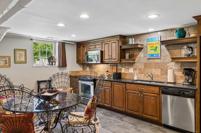 808 Rodney Dr, Nashville, TN 37205