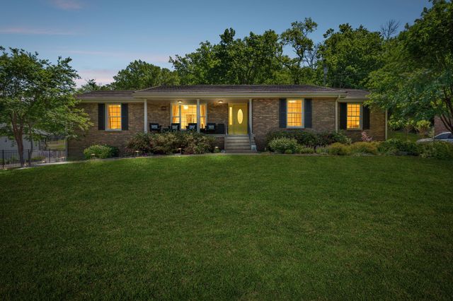808 Rodney Dr, Nashville, TN 37205