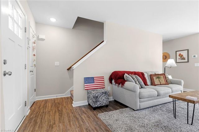 112 Mccleskey Drive, Yadkinville, NC 27055