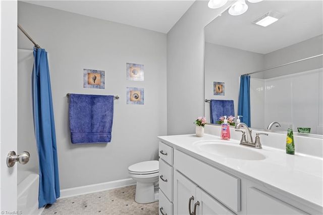 112 Mccleskey Drive, Yadkinville, NC 27055