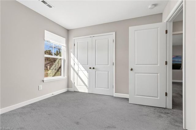 112 Mccleskey Drive, Yadkinville, NC 27055