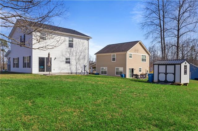 112 Mccleskey Drive, Yadkinville, NC 27055