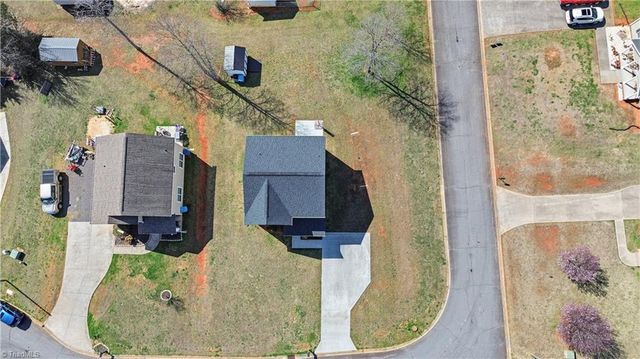 112 Mccleskey Drive, Yadkinville, NC 27055