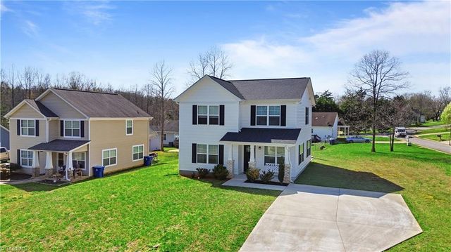112 Mccleskey Drive, Yadkinville, NC 27055