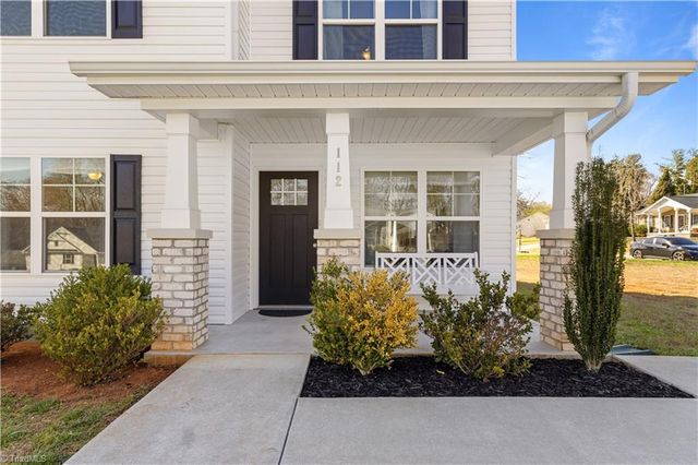 112 Mccleskey Drive, Yadkinville, NC 27055