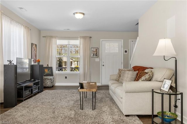 112 Mccleskey Drive, Yadkinville, NC 27055