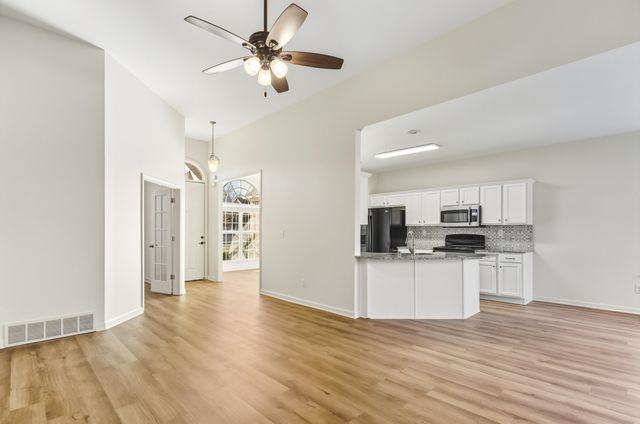 8544 GRIFFIN PARK DR, Memphis, TN 38018