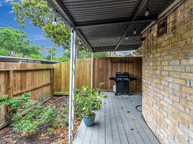 1669 W Sam Houston Parkway S, Houston, TX 77042